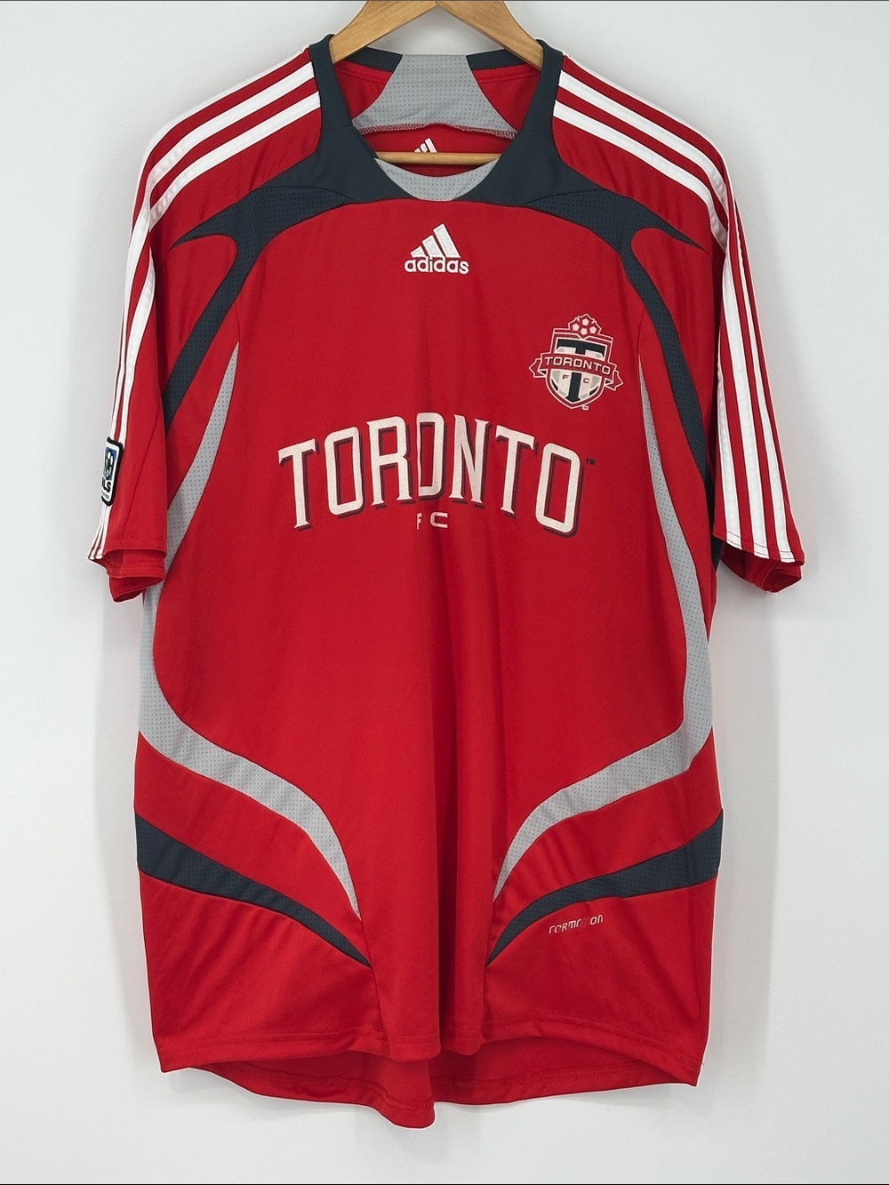 Adidas Red Toronto FC 2007 Men's Soccer Jersey - #9 Danny Dichio, Size XL